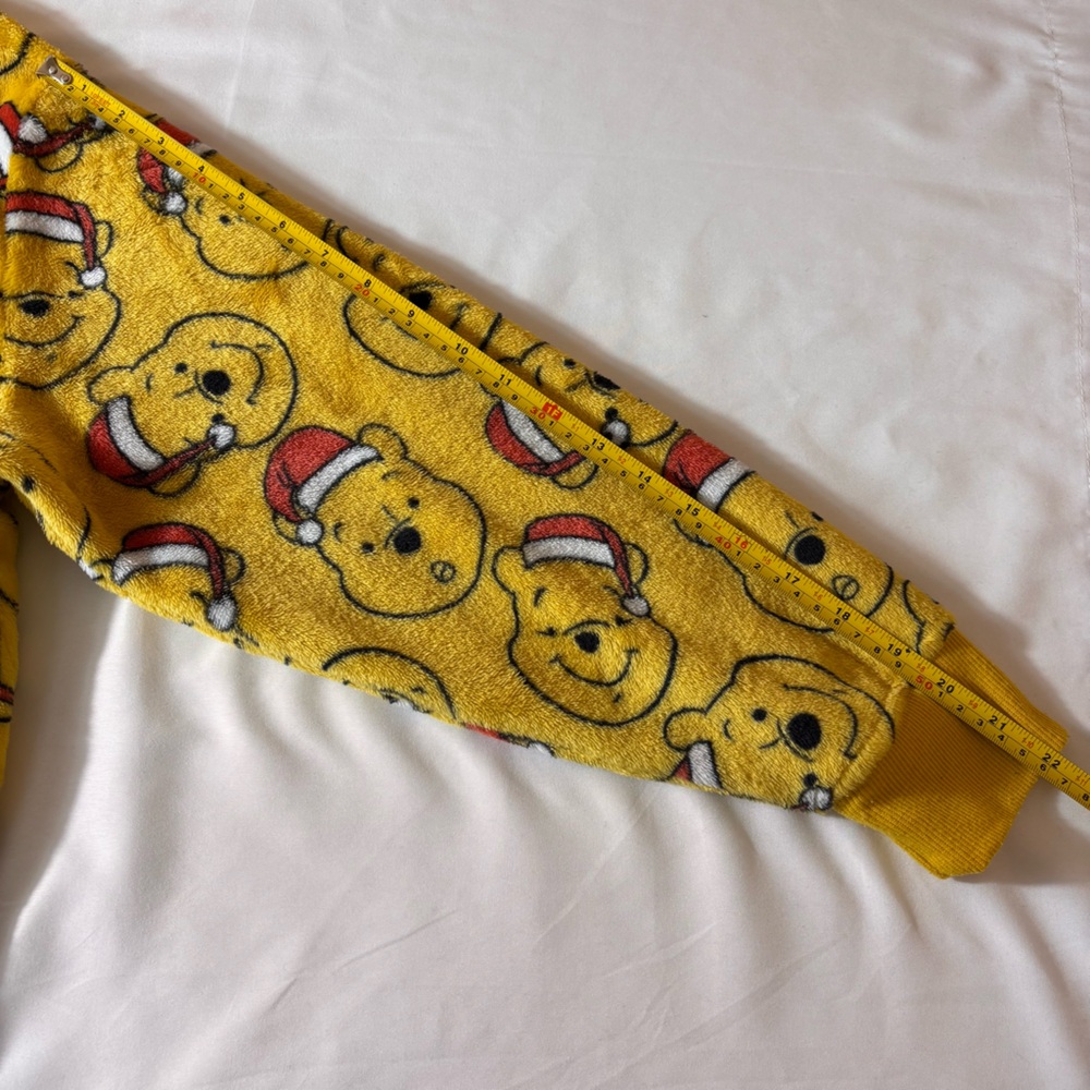 Disney Pooh Bear Crewneck Christmas Pullover Fleece Sweatshirt Yellow Sz Large - Picture 10 of 13